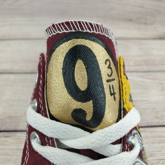 Converse Chuck Taylor All Star Low Harry Potter Gryffindor Women's Size 7.5 - Picture 9 of 10